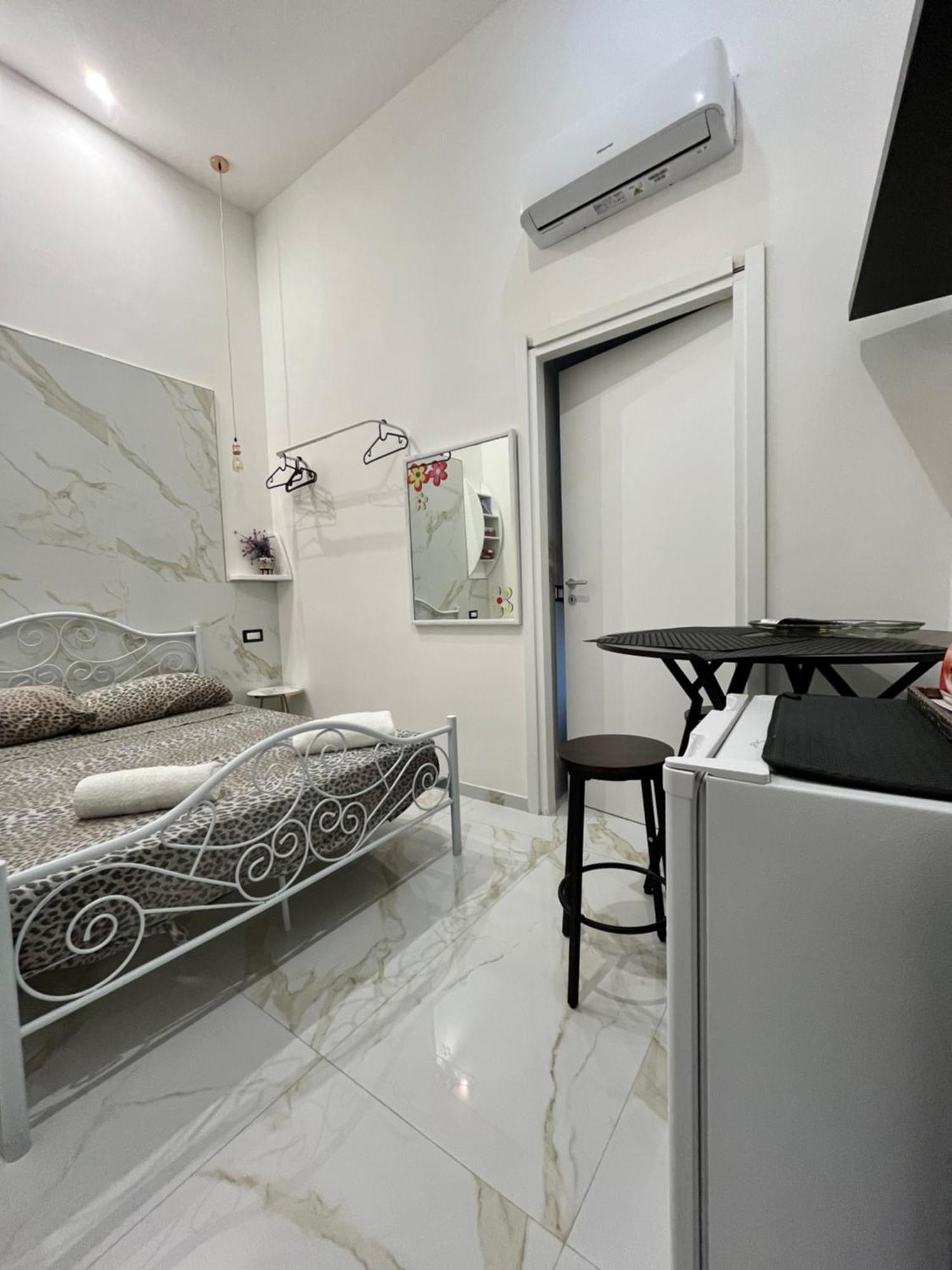 Apartamento O'Vicolo E Napoli Exterior foto